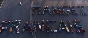 Mais de 100 pessoas são detidas na França por protestos agrícolas