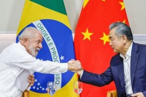 Lula se reúne com chanceler chinês e reafirma reconhecimento de 'uma só China'