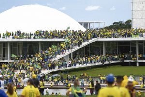 Os destrutivos “homenzinhos”