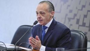 Itamaraty ordena embaixador do Brasil no Equador a suspender férias