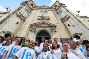 Com nomes do PT, MDB e União, Lavagem do Bonfim dá largada a ano eleitoral em Salvador