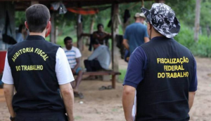 Em protesto, auditores do trabalho renunciam a cargos; decisão impacta resgate de escravizados