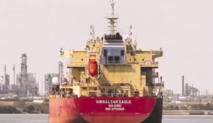Míssil atinge navio cargueiro americano na costa do Iêmen