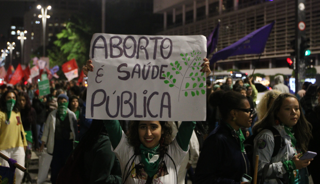 TRF-4 restabelece norma do CFM que dificulta acesso ao aborto em casos de estupro