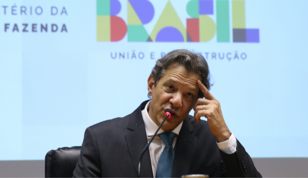 Tesouro capta US$ 4,5 bilhões no exterior com juros mais altos