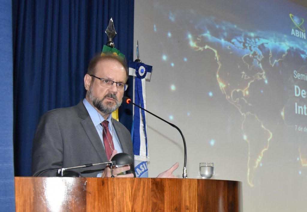Número 2 da Abin alega motivos pessoais e pede demissão