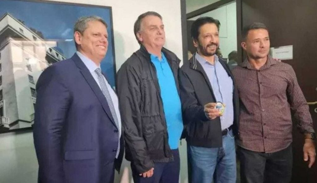 Tarcísio anuncia ex-comandante da Rota para vice de Nunes em São Paulo; conheça Mello Araújo