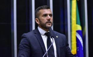 MPE pede a inelegibilidade de Carlos Jordy por 8 anos; entenda o caso