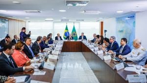 Em reunião com ministros, Lula cobra ‘esforço maior’ para conter ‘novo massacre’ de yanomamis