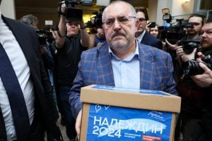 Comissão eleitoral identifica ‘erros’ na candidatura do único opositor na disputa presidencial da Rússia