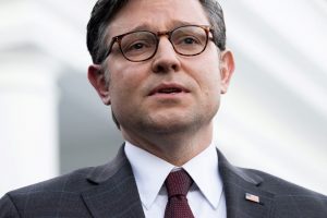 Presidente da Câmara dos Representantes dos EUA rejeita pacote de ajuda à Ucrânia