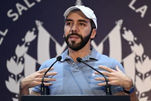 El Salvador: família de ex-assessor de Bukele denuncia sinais de tortura em seu corpo