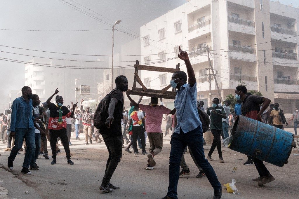 Protestos contra o adiamento das eleições no Senegal registram 3 mortes