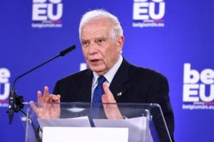 Chefe da diplomacia da UE pede que não sejam enviadas mais armas a Israel
