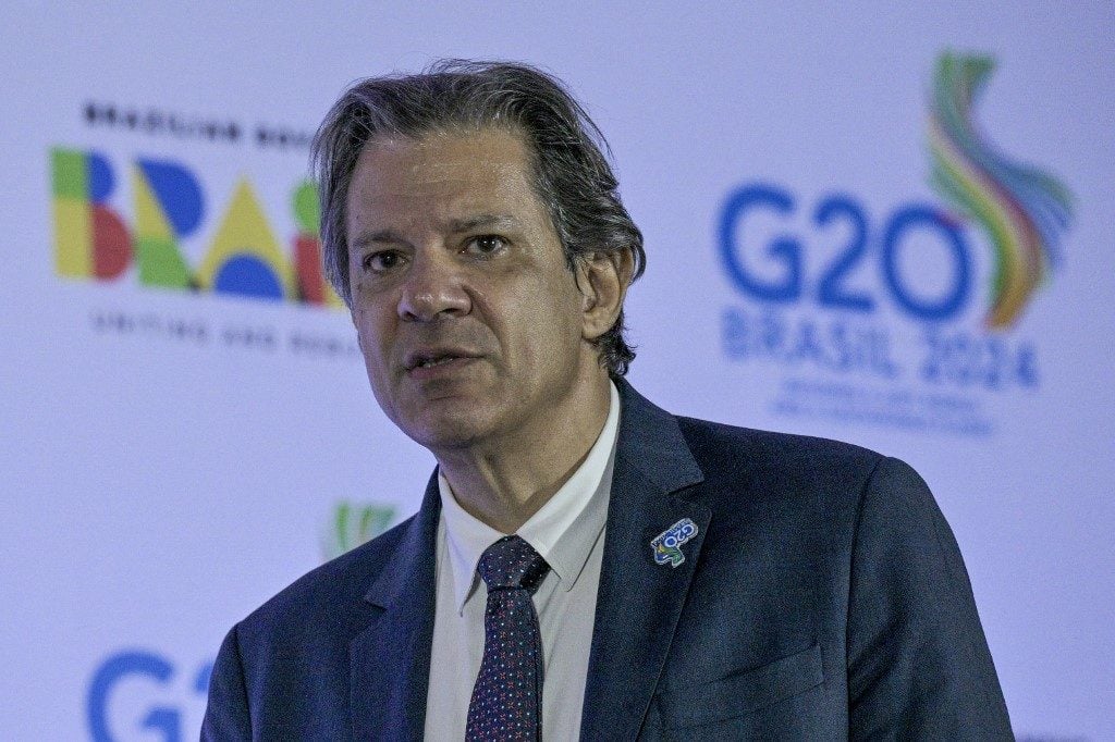 Haddad vê o governo Lula no 'ponto médio' entre a centro-esquerda e a direita