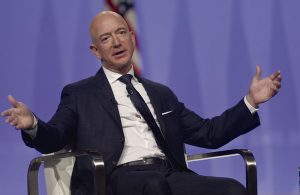 Jeff Bezos desbanca Elon Musk como o maior bilionário do mundo