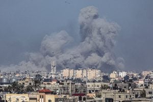 Jordânia faz lançamentos aéreos de ajuda humanitária para a população de Gaza
