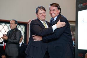 Parlamentares do PSOL acionam MP por estadia de Bolsonaro em sede de governo de SP