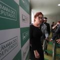 Carla Zambelli renuncia ao mandato; Motta convoca suplente