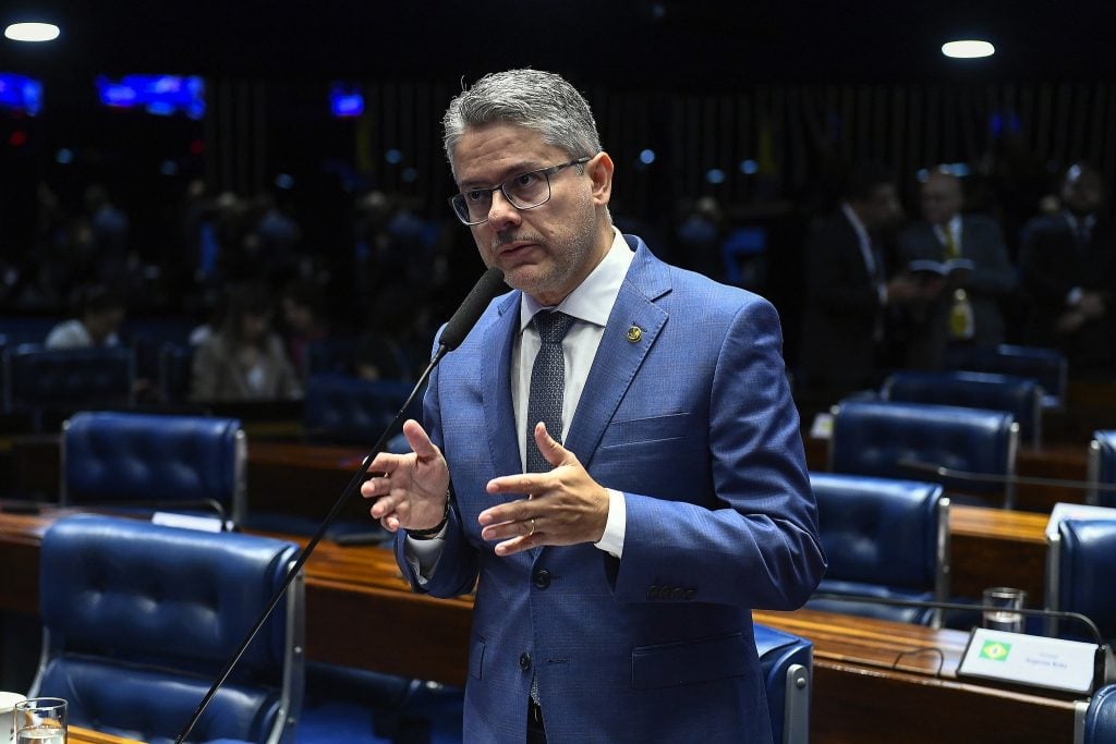 Senador propõe ‘educação climática universal’ para a prevenção de desastres