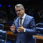 Senado aprova proibição de discriminar bolsistas em escolas particulares