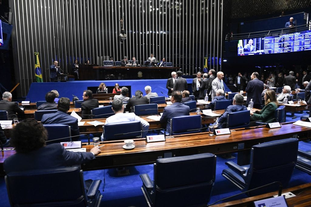 Confira como votou cada senador no projeto contra a saída temporária de presos