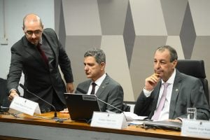 Relatoria a senador petista desagrada e Renan Calheiros deixa a CPI da Braskem