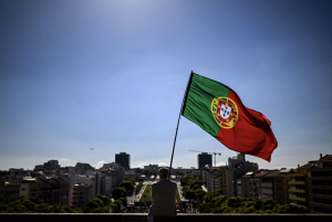 Pesquisa mostra disputa acirrada entre centro-direita e Partido Socialista em Portugal