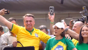 Michelle chora e fala sobre “injustiças” contra Bolsonaro em ato na Paulista