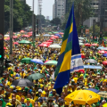 Manifestantes bolsonaristas chegam à avenida Paulista; veja imagens