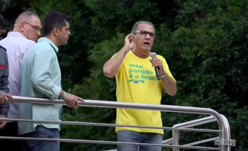Em ato, pastor Silas Malafaia diz que Bolsonaro foi para os EUA “calado” e tenta retirar ex-presidente de trama golpista