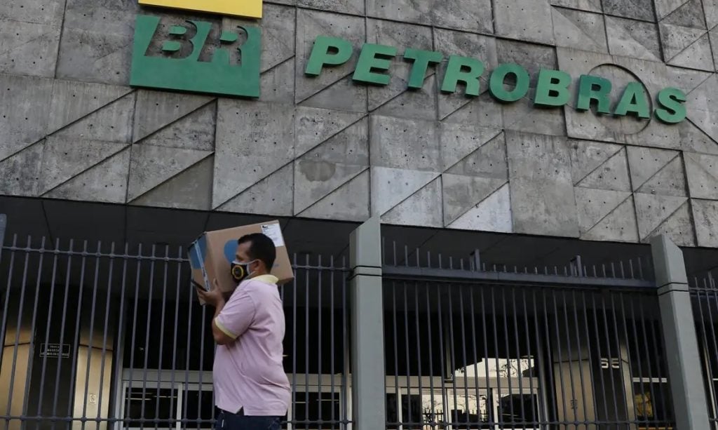 Conselho de Administração da Petrobras reelege seu presidente; governo Lula mantém maioria