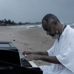 Ubiratan Marques, um maestro das tradições afro-brasileiras, lança álbum no Sesc