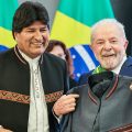 ‘Ser persona non grata para um governo que comete massacres é um privilégio’, diz Evo sobre Lula