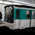 Metrôs de Paris não vão mais parar para atendimento de passageiros com mal-estar