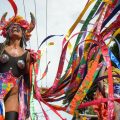 Os feriados passam, o poliéster fica: como os abadás do Carnaval se tornaram um problema ambiental