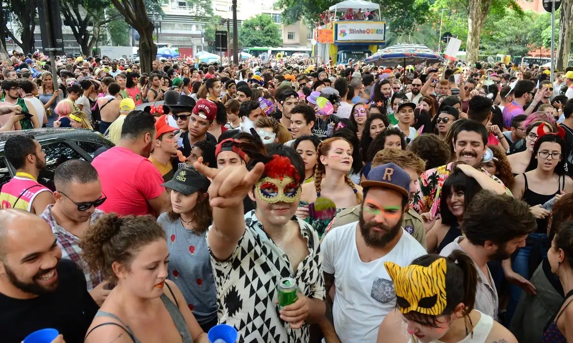 Carnaval de rua se consolida nos centros urbanos como um movimento