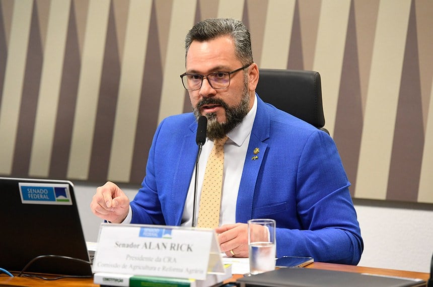 Senado analisa projeto que autoriza porte de arma de maior calibre para vigilantes em área rural