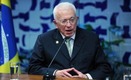 Mangabeira Unger nega possibilidade de apresentar HC contra prisão de Bolsonaro