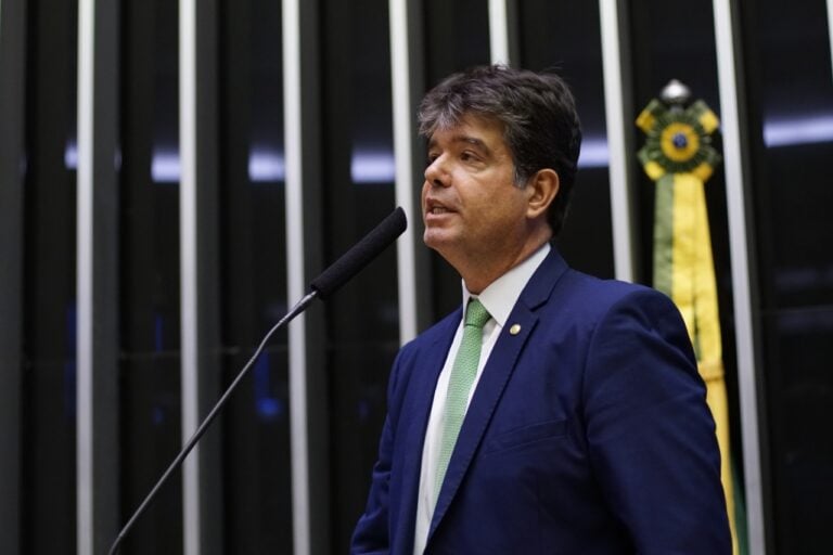 Quem é o deputado federal condenado a 20 anos de prisão por fraude, peculato e lavagem de dinheiro
