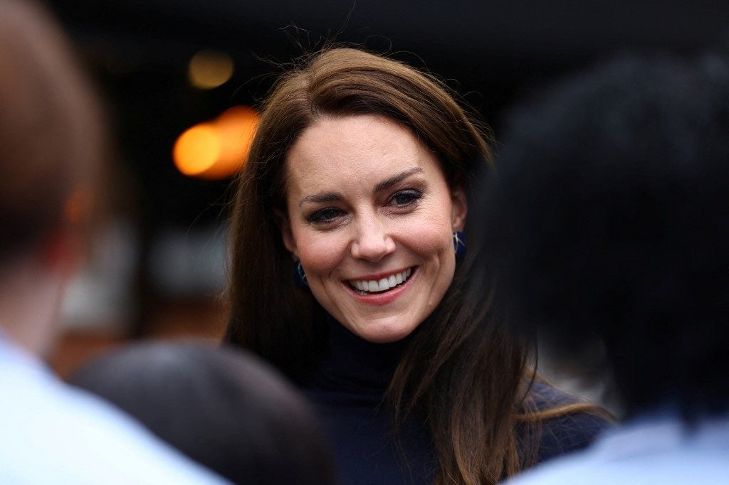 Kate Middleton anuncia estar em tratamento contra um câncer