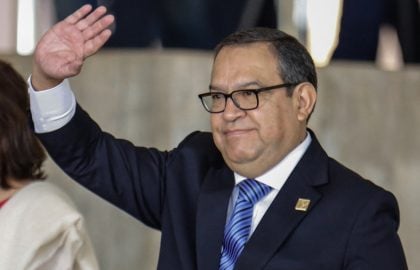 Premiê do Peru deixa o cargo em meio a escândalo por suposto tráfico de influências