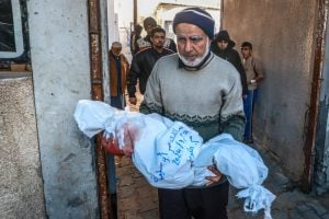 Mais crianças morreram em Gaza do que em 4 anos de guerras no mundo