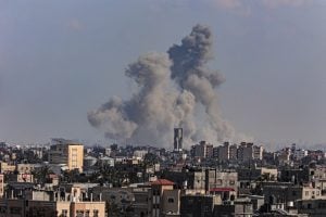Negociações por cessar-fogo em Gaza devem retornar neste domingo