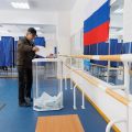 Primeiro dia de votação na Rússia tem incêndio em cabine, explosão e atentado com coquetel molotov