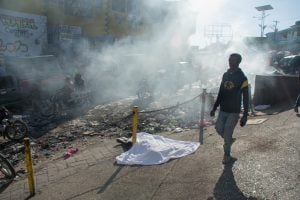 Agressores morrem em ataque a banco central do Haiti
