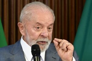 Lula endossa tom do Itamaraty e diz que caso de candidatura barrada na Venezuela é 'grave'