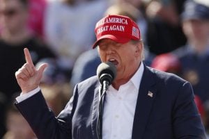 Trump projeta cenário de 'banho de sangue' nos EUA se ele perder as eleições