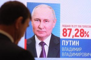 Rússia oficializa vitória de Putin e rebate denúncias de fraude