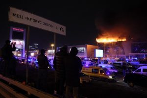 Ataque na Rússia deixa ao menos 40 mortos em casa de shows perto de Moscou
